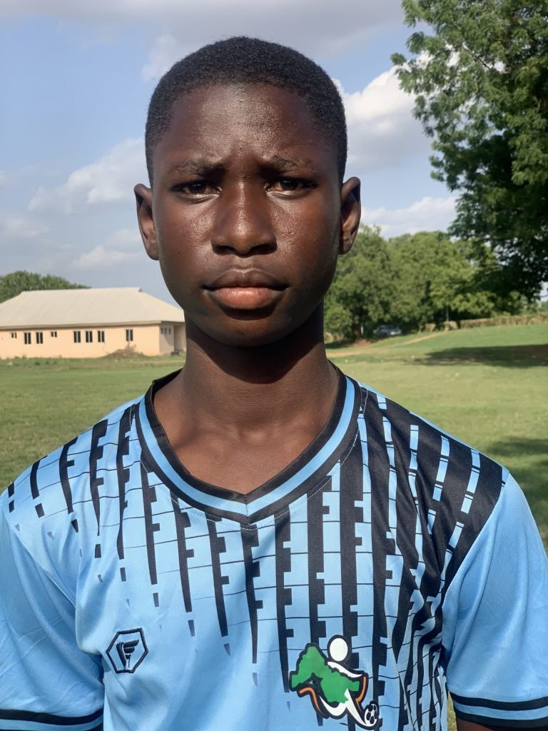32 OLUSOLA DANIEL
