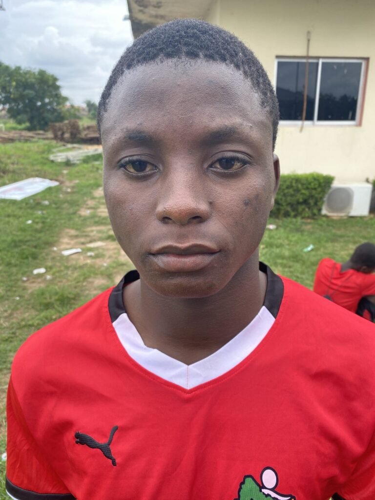21 SEYI THOMAS