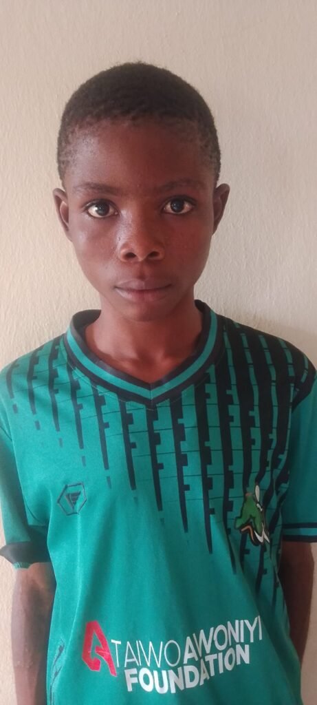32 EMMANUEL AYOMIDE