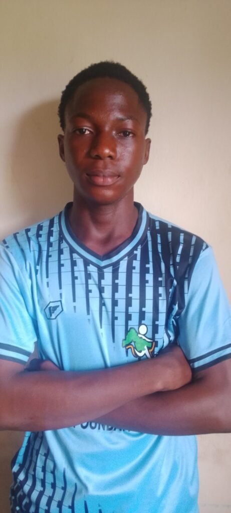 32 ISMAIL OLAMILEKAN